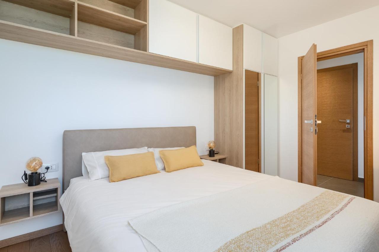 Royal Hilltop Residence Labin  Bagian luar foto