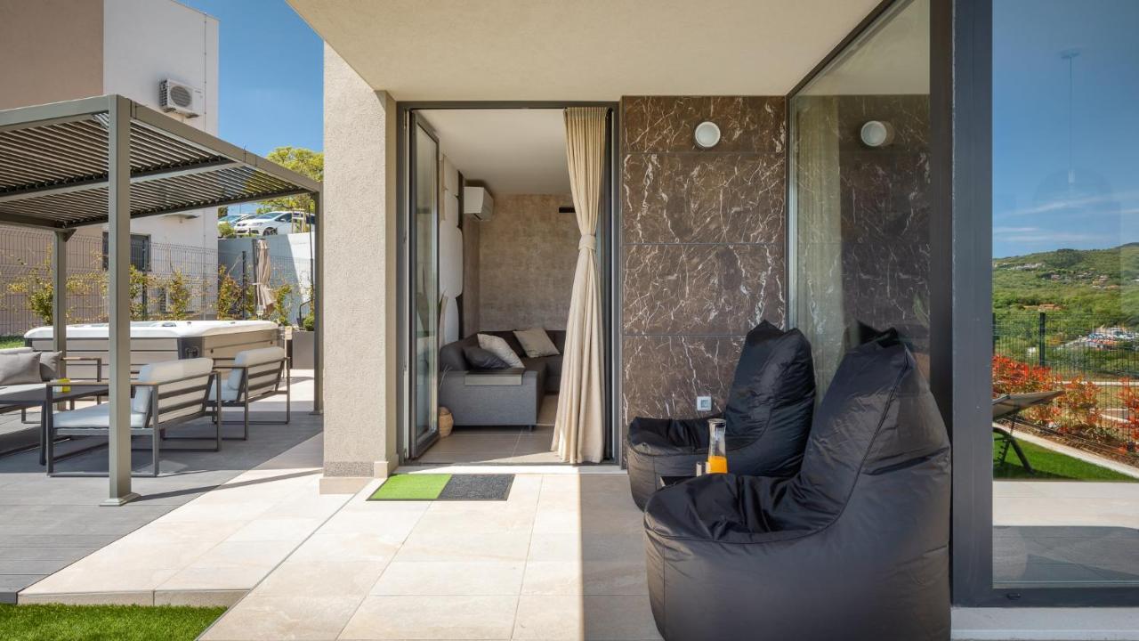Royal Hilltop Residence Labin  Bagian luar foto