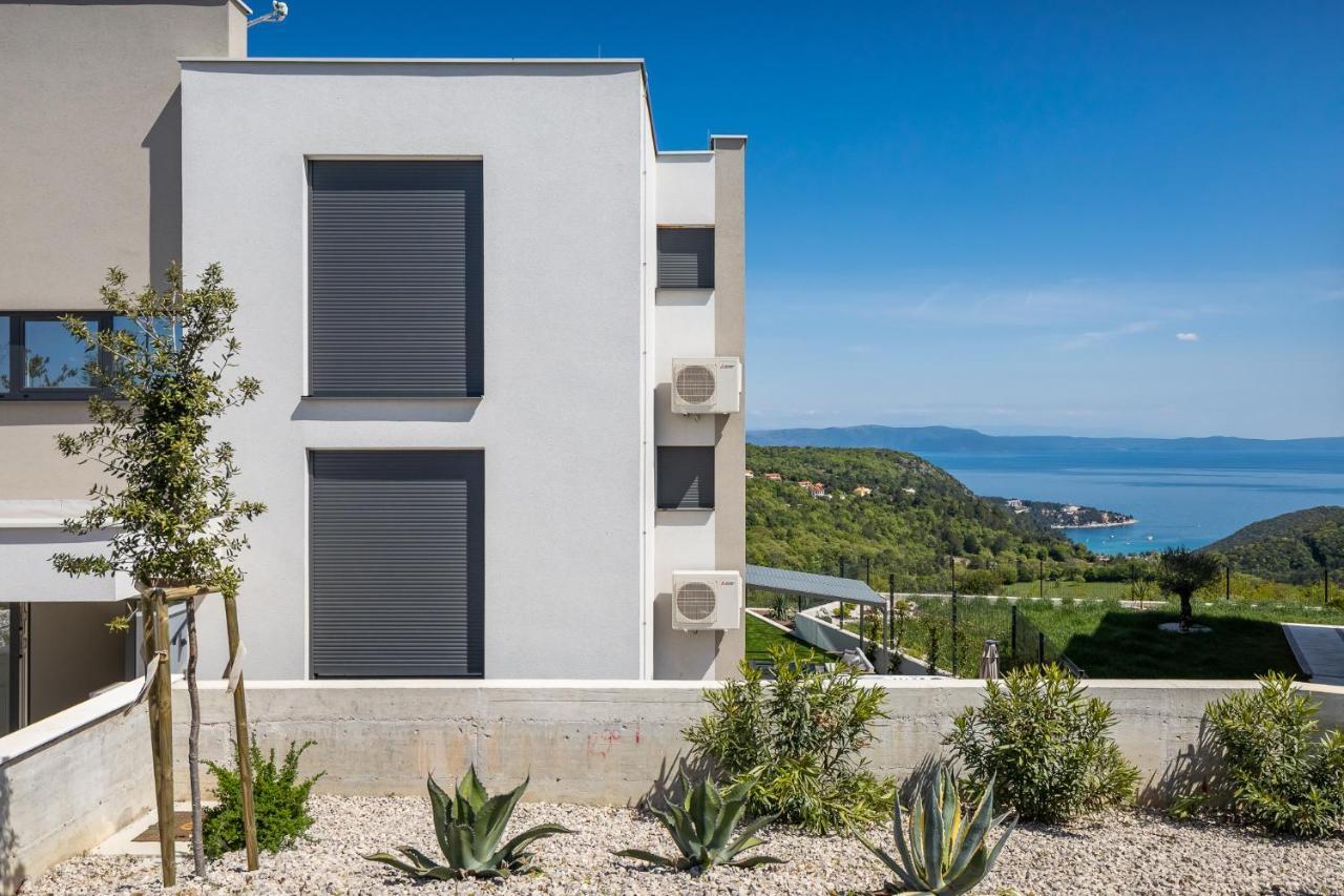 Royal Hilltop Residence Labin  Bagian luar foto