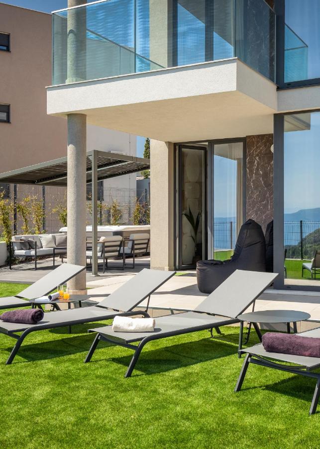 Royal Hilltop Residence Labin  Bagian luar foto